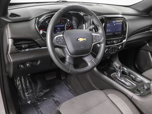 Used 2023 Chevrolet Traverse LT FWD image 4