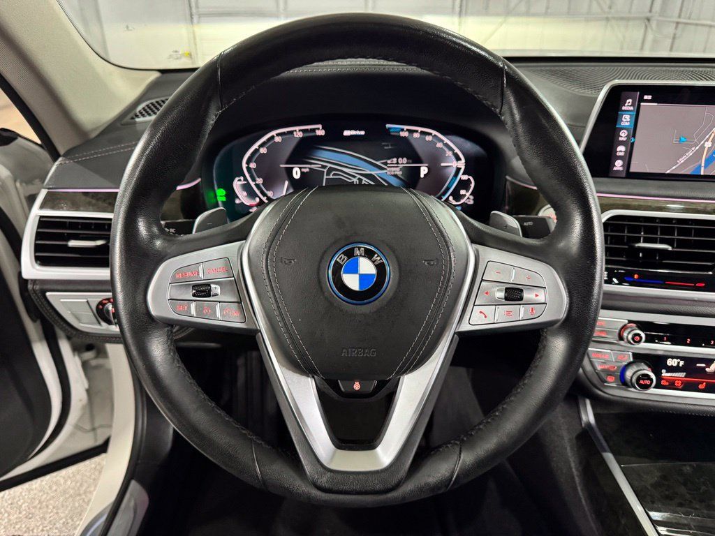 Used 2022 BMW 745e xDrive AWD/4WD image 31