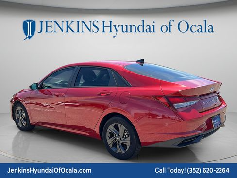 Certified 2023 Hyundai Elantra SEL w/ Cargo Package FWD image 5
