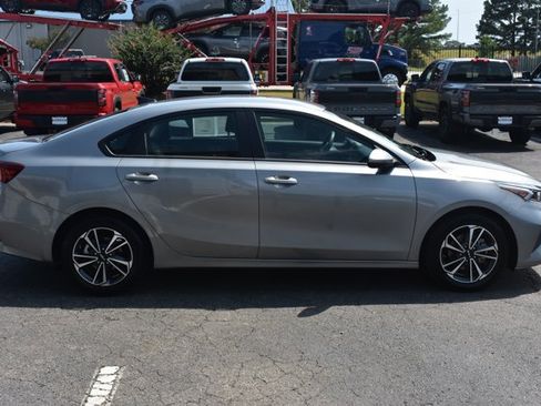 Used 2024 Kia Forte LXS FWD image 4