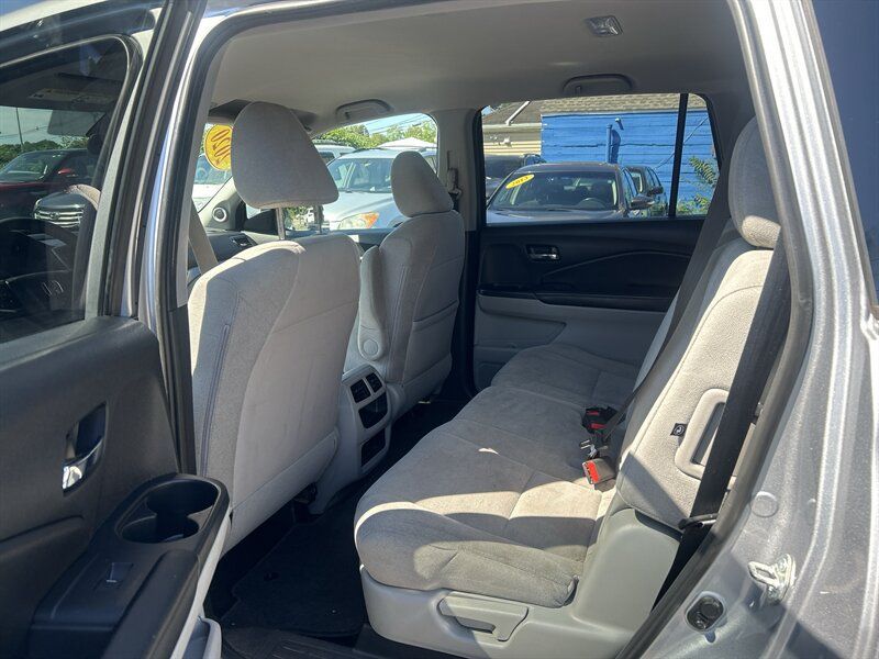 Used 2020 Honda Pilot LX image 10