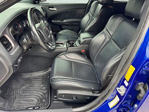 Used 2019 Dodge Charger R/T w/ Blacktop Package RWD image 15