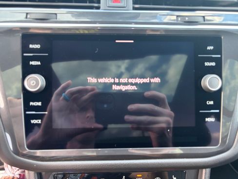 Certified 2023 Volkswagen Tiguan SE R-Line AWD/4WD image 28