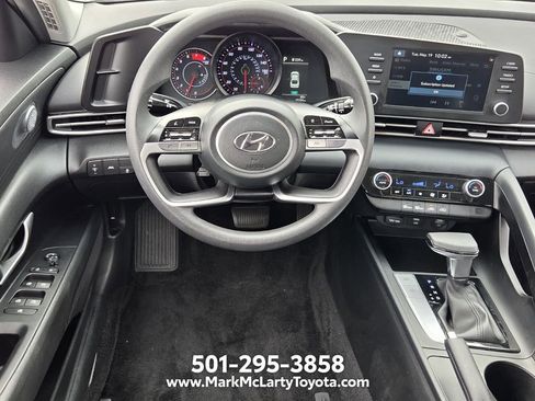 Used 2023 Hyundai Elantra SEL FWD image 11