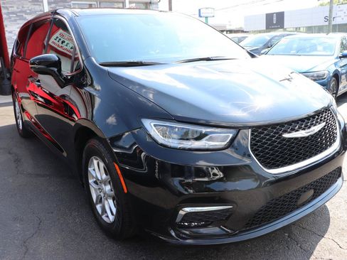 Used 2026 Chrysler Pacifica Select FWD image 7