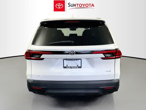 Used 2024 Toyota Grand Highlander FWD image 5