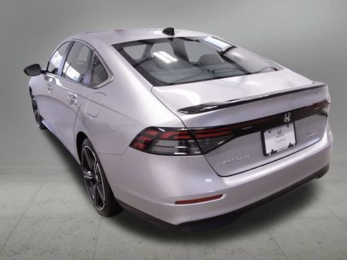 Used 2024 Honda Accord Sport image 4