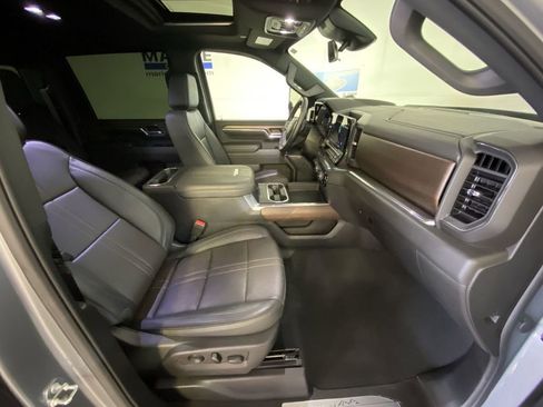 Certified 2024 Chevrolet Silverado 3500 High Country w/ High Country Premium Package AWD/4WD image 35