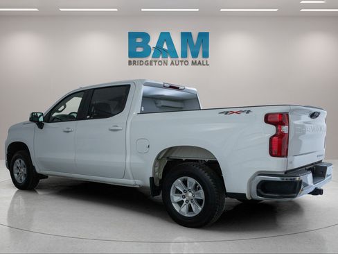 Used 2025 Chevrolet Silverado 1500 LT AWD/4WD image 5
