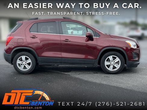 Used 2016 Chevrolet Trax LT w/ LT Convenience Package FWD image 2