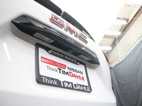 Used 2024 GMC Terrain SLE w/ Elevation Edition image 13