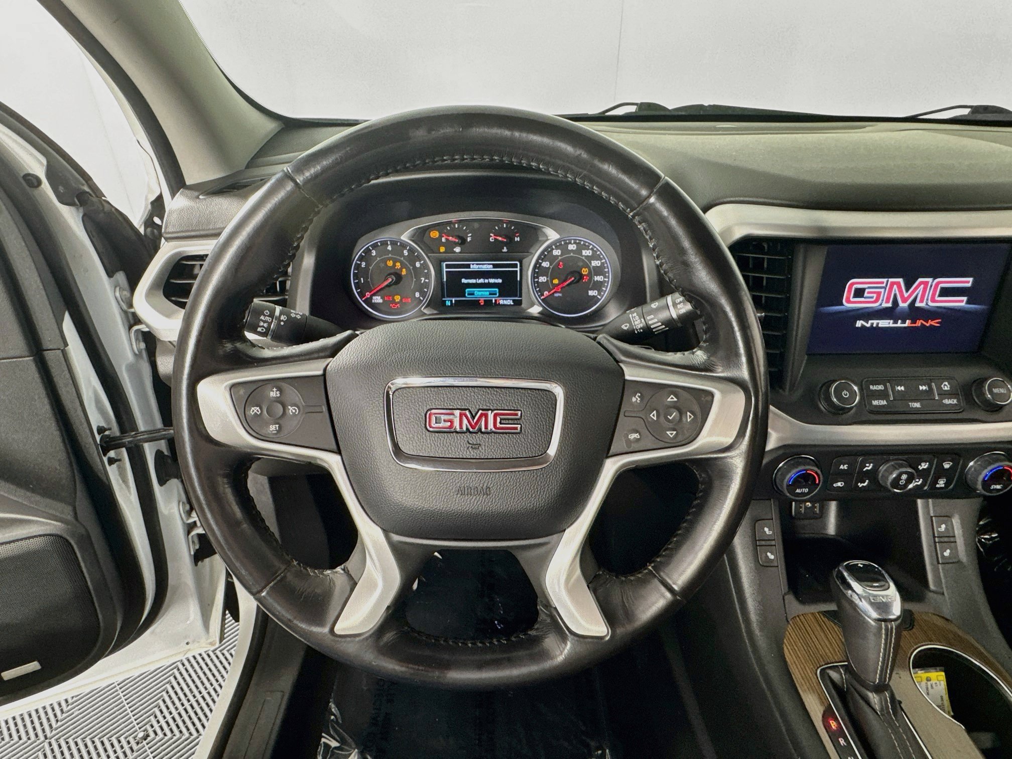 Used 2019 GMC Acadia SLE AWD/4WD image 13
