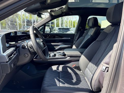 New 2026 Cadillac Escalade IQ Sport 1 w/ LPO, ONYX Package AWD/4WD image 9