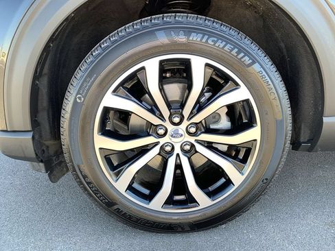 Used 2025 Ford Explorer ST-Line AWD/4WD image 11