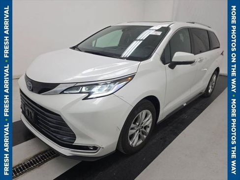 Certified 2025 Toyota Sienna Limited AWD/4WD image 1