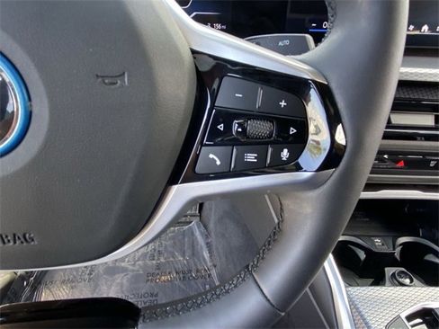 Used 2025 BMW i4 eDrive40 image 23