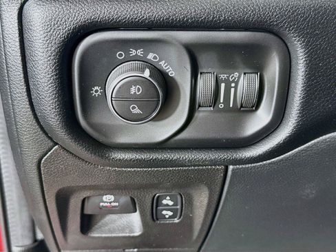 Used 2022 RAM 1500 Laramie RWD image 9