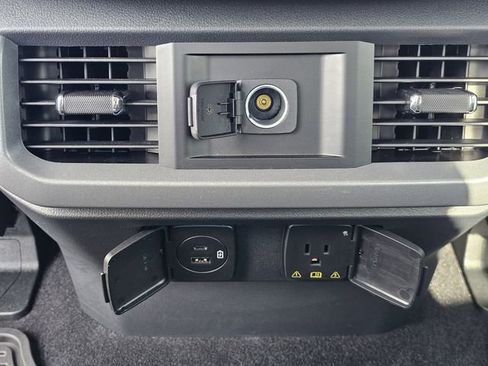 Used 2023 Ford F150 XLT w/ Equipment Group 302A High image 17