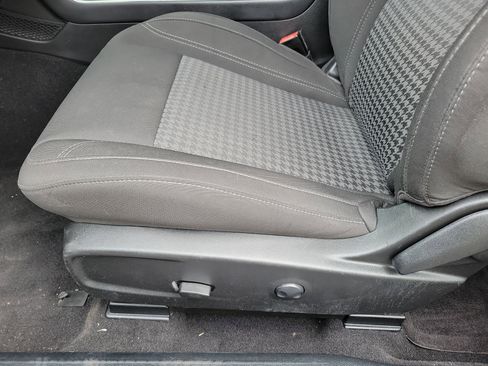 Used 2022 Dodge Challenger SXT w/ Blacktop Package image 5