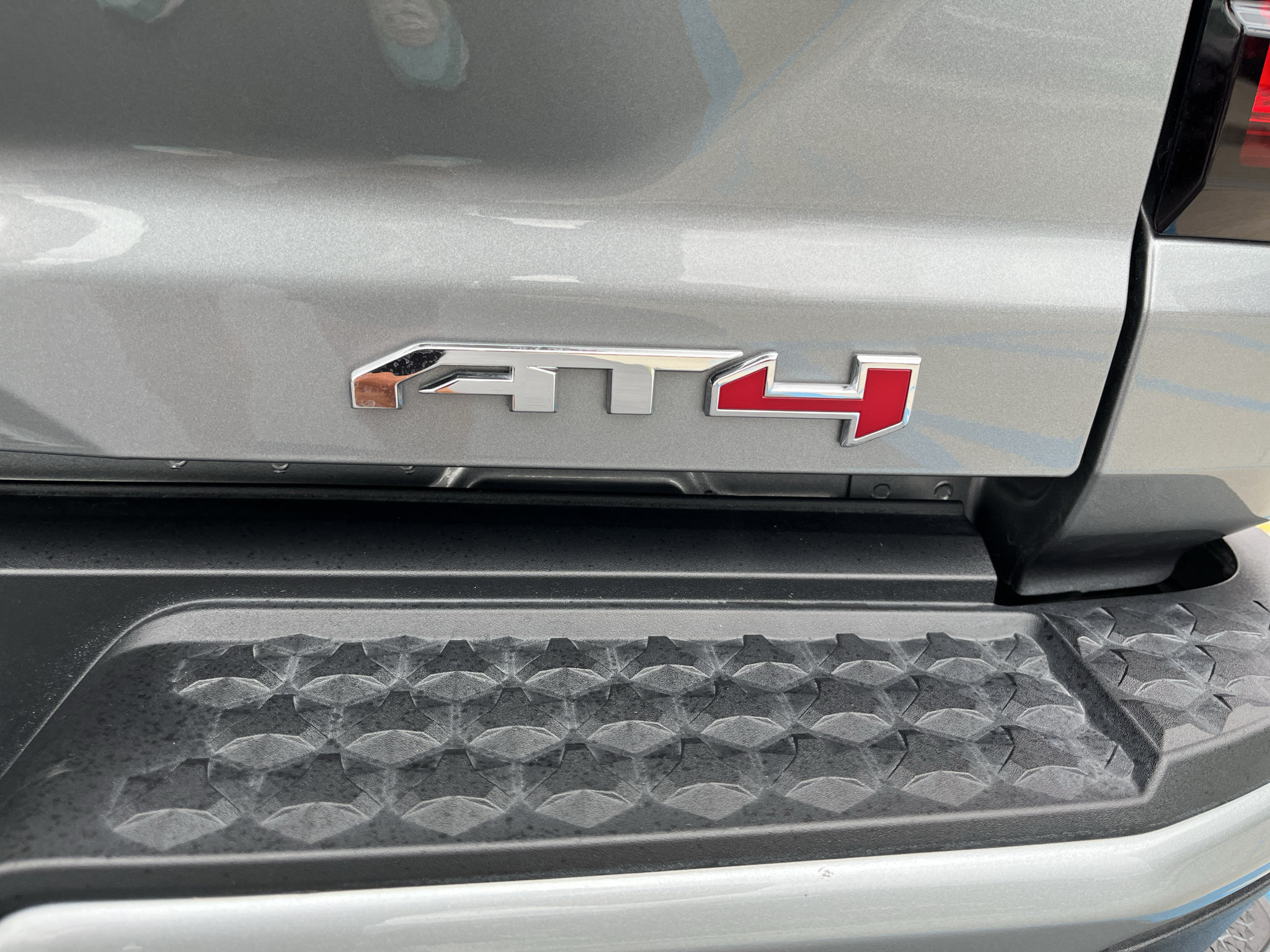 Used 2025 GMC Canyon AT4 AWD/4WD image 11