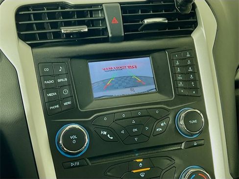 Used 2015 Ford Fusion SE w/ Equipment Group 201A image 17