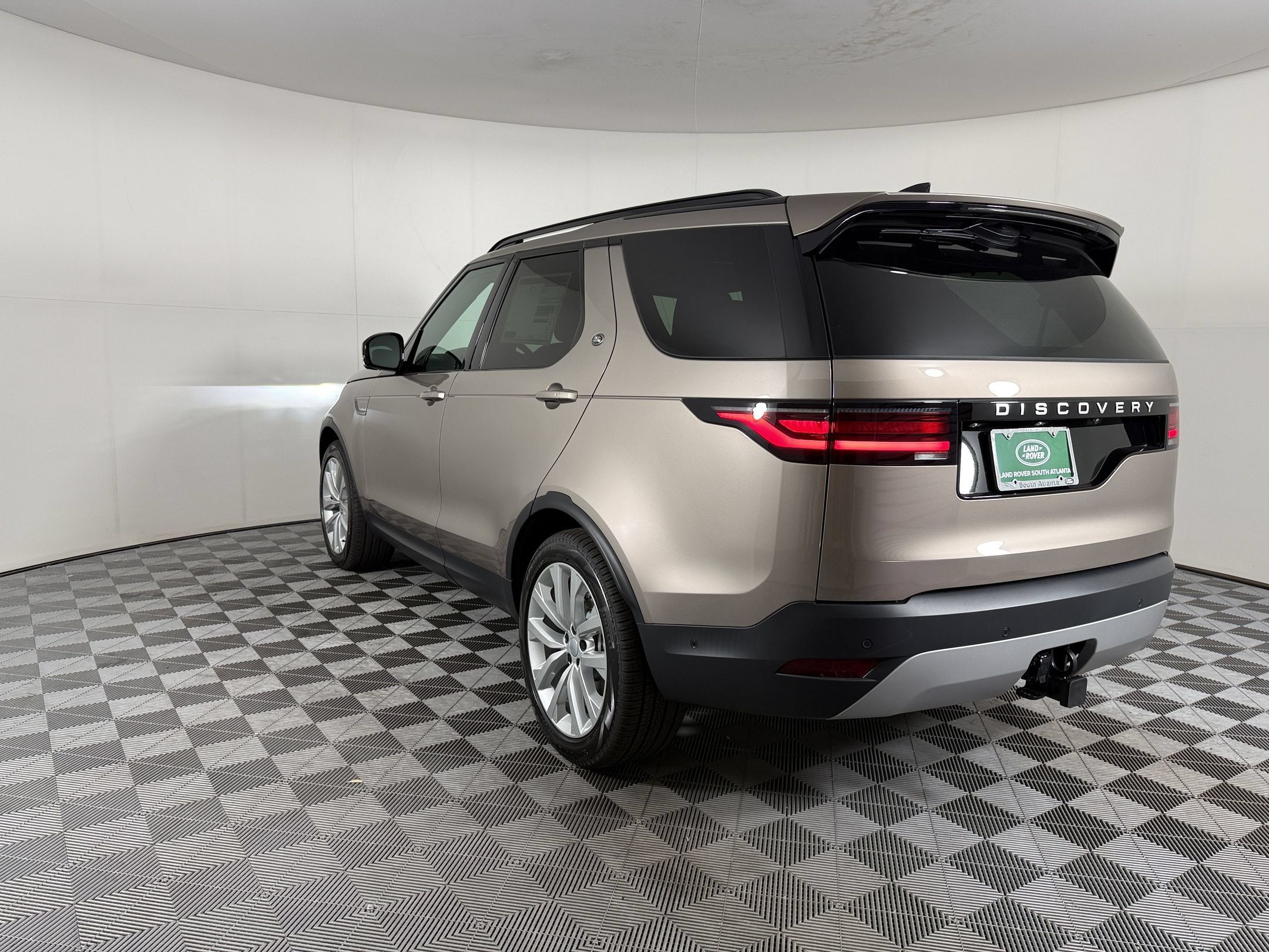 New 2026 Land Rover Discovery S AWD/4WD image 3