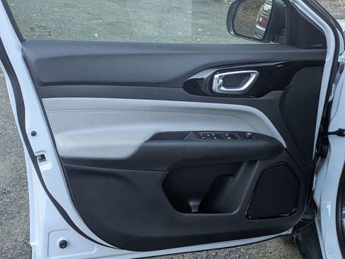 New 2026 Jeep Compass Limited image 10