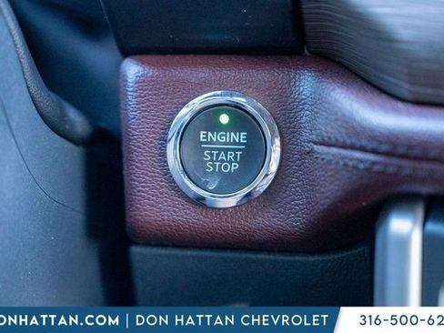 Used 2022 Ford Expedition Limited image 12