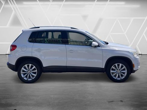 Used 2011 Volkswagen Tiguan S image 5