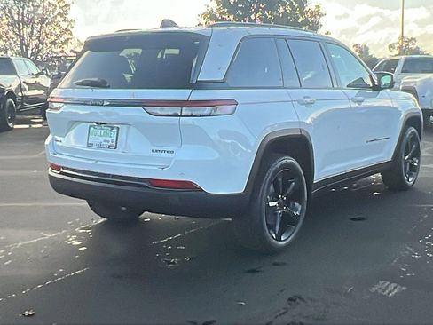New 2025 Jeep Grand Cherokee Limited w/ Luxury Tech Group II image 3