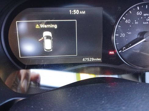 Certified 2022 Nissan Kicks SV FWD image 2