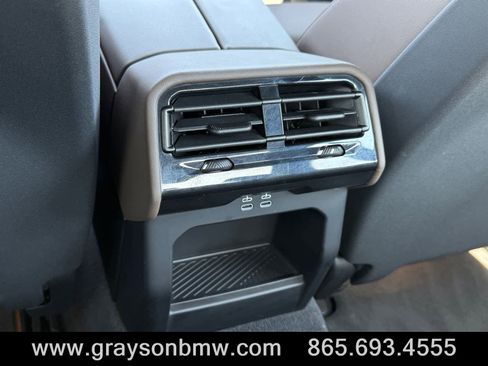 Used 2025 BMW i5 xDrive40 w/ Executive Package image 19