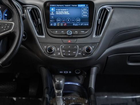Used 2022 Chevrolet Malibu Premier image 20