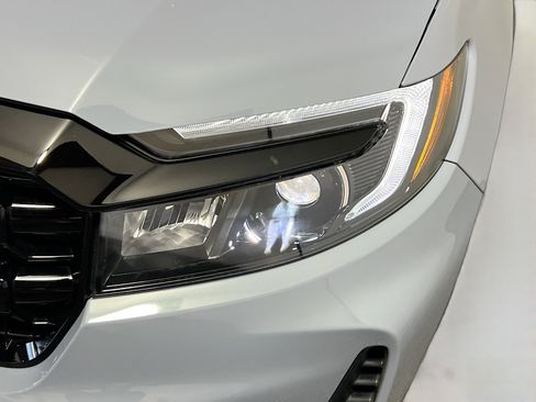 Used 2024 Honda Ridgeline Black Edition image 11