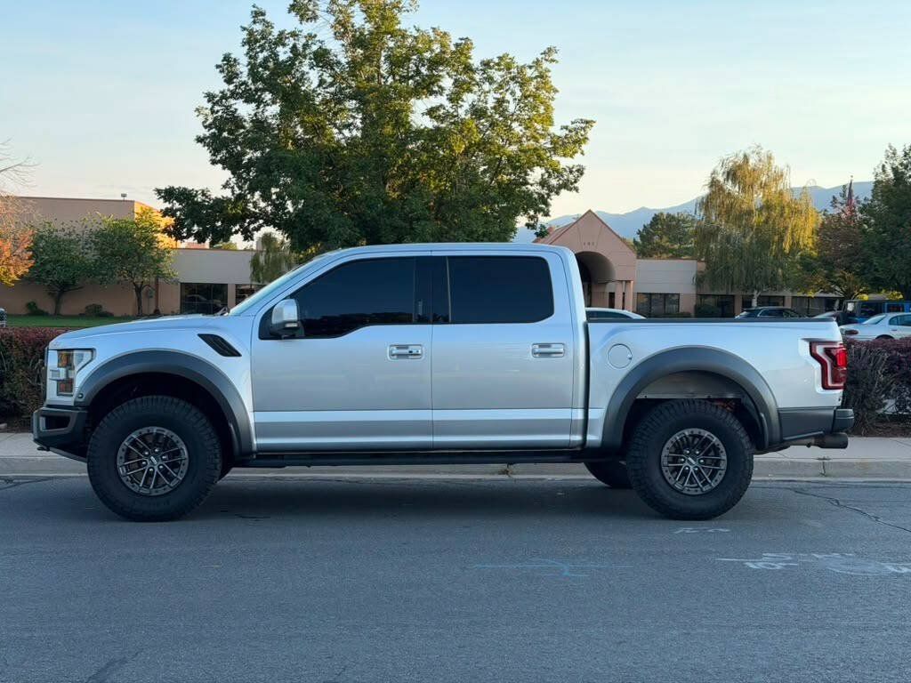 Used 2019 Ford F150 Raptor w/ Equipment Group 802A Luxury AWD/4WD image 2