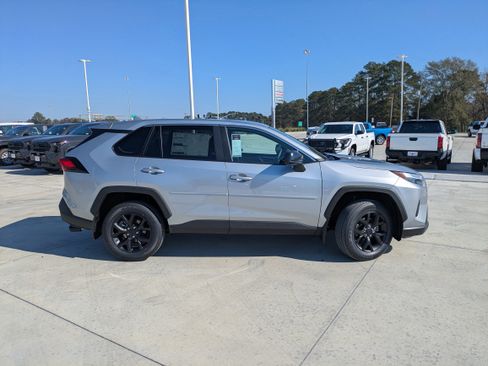 New 2025 Toyota RAV4 LE image 8