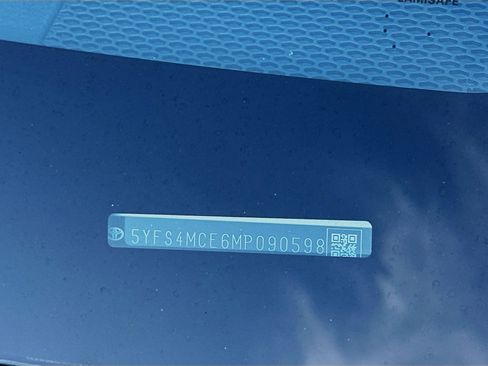 Used 2021 Toyota Corolla SE image 36