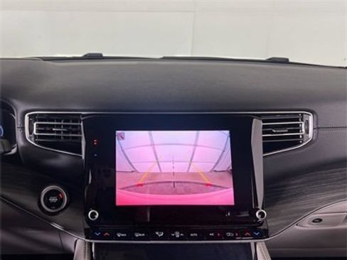 Used 2024 Jeep Wagoneer Series III w/ Flexible Seating Group image 12