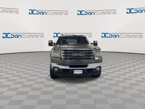Used 2012 GMC Sierra 2500 SLE w/ SLE Preferred Package AWD/4WD image 3