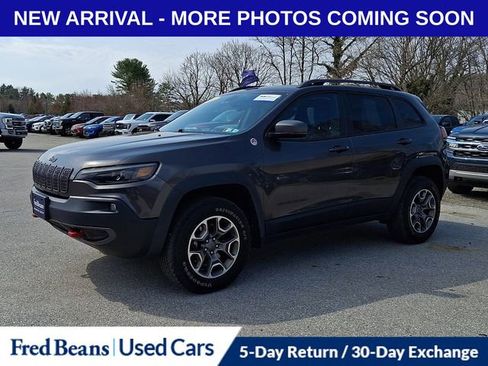 Used 2020 Jeep Cherokee Trailhawk w/ Cold Weather Group AWD/4WD image 6