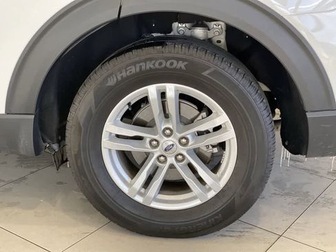 Used 2023 Ford Explorer XLT w/ Equipment Group 202A image 12