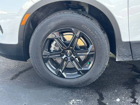 Used 2024 Chevrolet Blazer LT w/ Convenience Package image 9