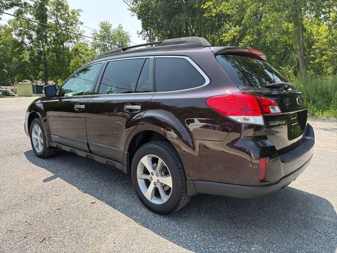 Used 2013 Subaru Outback 3.6R Limited w/ Special Appearance Pkg AWD/4WD image 16