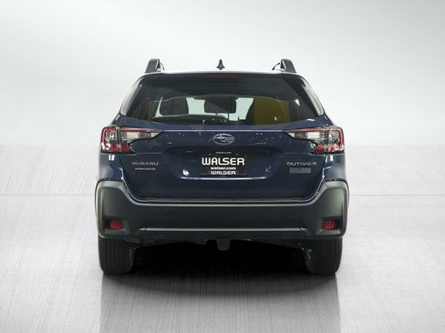 Used 2025 Subaru Outback Premium AWD/4WD image 4