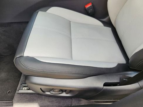 New 2026 Land Rover Range Rover Velar Dynamic SE image 17