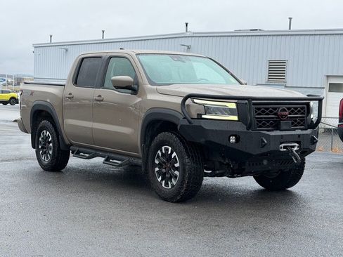 Used 2022 Nissan Frontier Pro-X image 2