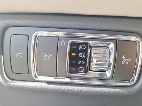 Used 2025 Lincoln Aviator AWD image 28