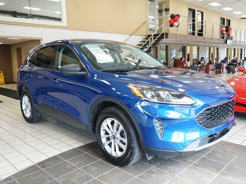 Used 2022 Ford Escape SE w/ Cold Weather Package AWD/4WD image 19