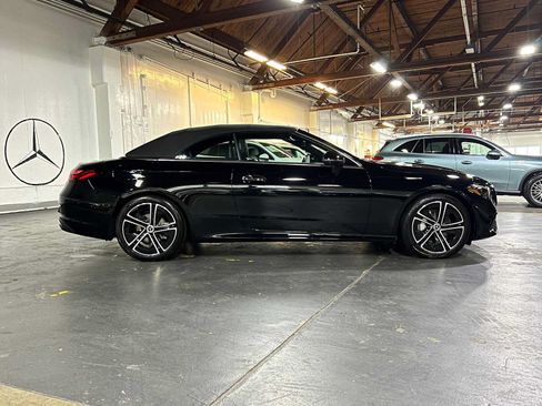 Used 2026 Mercedes-Benz CLE 300 4MATIC Cabriolet image 2