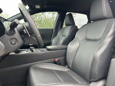 Used 2024 Lexus RX 350 Premium w/ Accessory Package (Z1) image 11